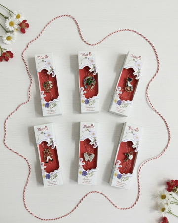 Set 18 brose martisor marime medie ambalaj individual elegant 8.5x8.5 cm [2]