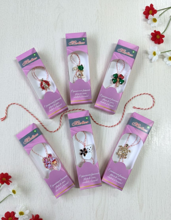 Martisoare ambalate traditional - set-24-brose-martisor-premium-ambalaj-alb-cu-mov