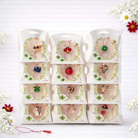 Martisoare ambalate traditional - Set 30 Brose Martisor Metalice cu Snur Traditional, Modele Diverse, Cadou 1 Martie 9.5x2x7 cm