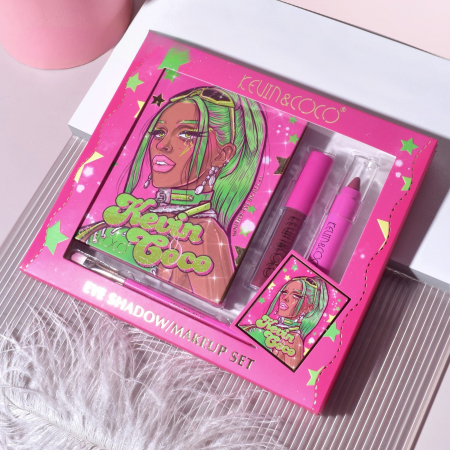 Set 4 Produse de Machiaj, KEVIN &amp; COCO, Green Cool Girl, 18 culori, 20.5 x 18.2 x 2.2 cm [2]