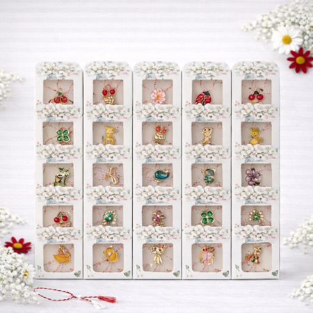 Martisoare ambalate traditional - Set 50 Brose Martisor Metalice cu Snur Traditional, Modele Diverse, Ambalate Individual 6x1x5.5 cm