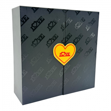 Set Cadou Elegant „Love”, aranjament floral,NEGRU, 16x16x5cm – Cadoul Perfect pentru Momente Speciale  [4]