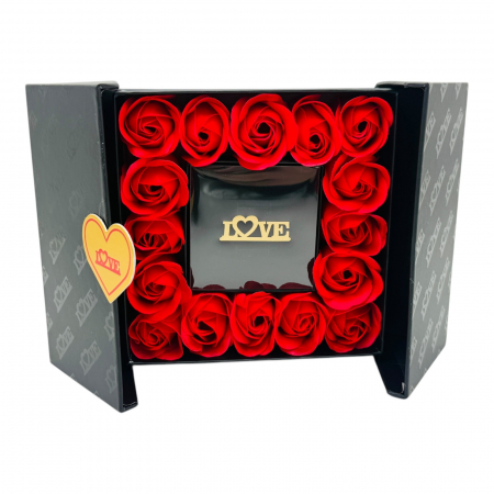 Set Cadou Elegant „Love”, aranjament floral,NEGRU, 16x16x5cm – Cadoul Perfect pentru Momente Speciale  [1]