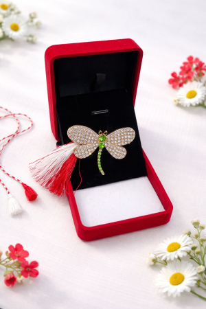 Martisoare - Brosa libelula aurie cu strasuri, martisor premium, cutie catifea 7.5x6x3 cm