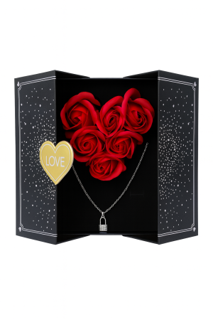 Aranjamente florale - Set cadou cu 6 trandafiri de sapun si lantisor, cutie tip carte, punga inclusa, 16x13x5 cm