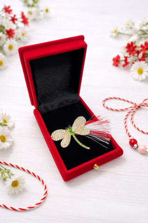 Martisoare - Brosa libelula aurie cu strasuri, cutie catifea luxury 9x7x3.5 cm