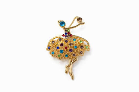 Martisoare - Brosa balerina 6x4 cm, finisaj auriu cu pietre colorate, cadou primavara elegant