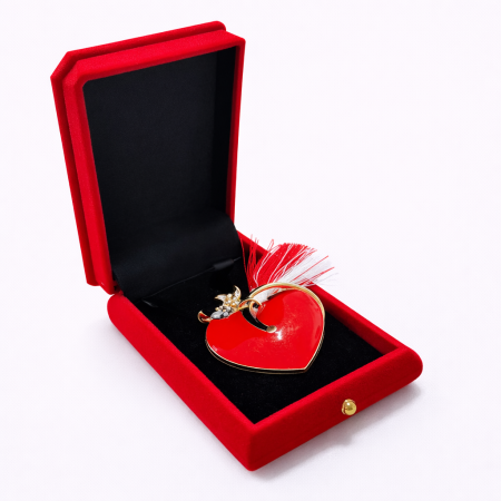 Martisoare - Brosa Inima Rosie Martisor cu Strasuri Negre in Cutie Catifea