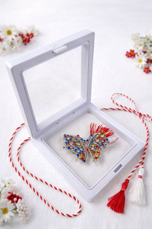 Martisoare - Brosa Martisor 5 cm, Fluture cu cristale, in cutie 9x9 cm cu fereastra, cadou 1 Martie