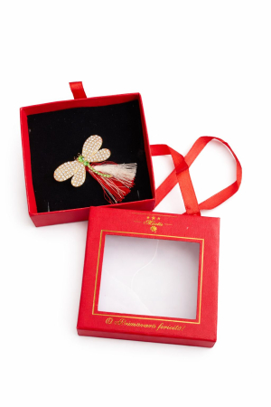 Martisoare - Brosa Martisor 5cm, Libelula cu cristale, in cutie gentuta 7x7 cm cu fereastra, cadou 1 Martie