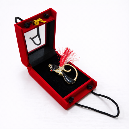 Martisoare - Brosa Martisor Pisica Neagra cu Strasuri in Cutie Eleganta