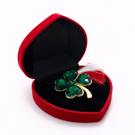 Martisoare - Brosa Martisor Trifoi Verde cu Snur Alb-Rosu Cutie Inimioara
