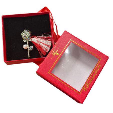 Martisoare - Brosa Trandafir Martisor cu Strasuri Multicolore si Perla Decorativa in Cutie Cadou