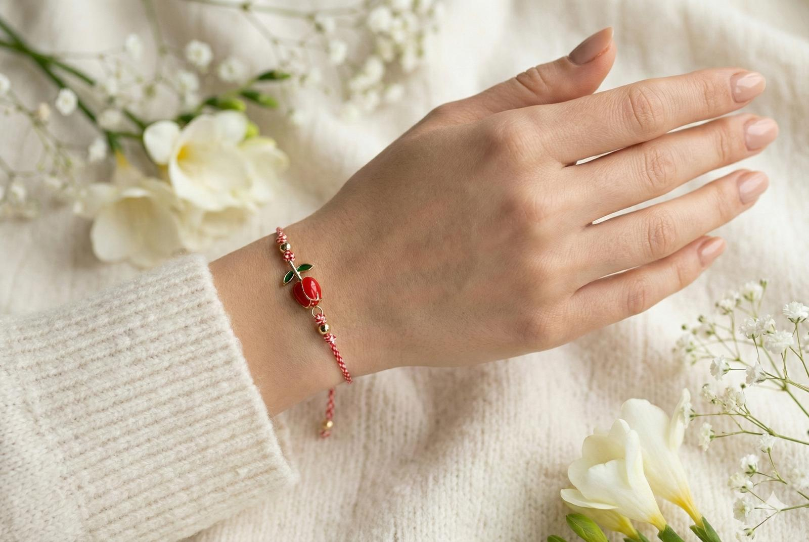 Set 12 bratari martisor cu lalea rosie, snur rosu alb, ambalate individual [2]