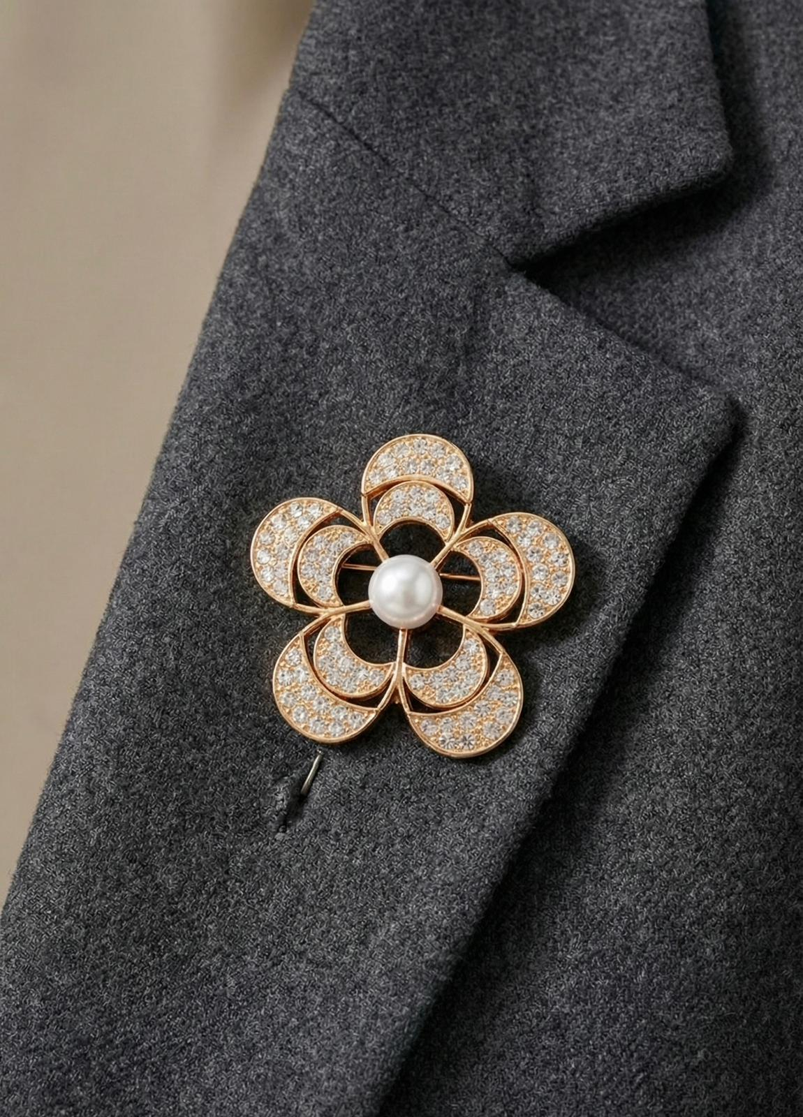 Brosa Floare Camelia Aurie 5x5cm Perla Centrala Cristale Eleganta [1]