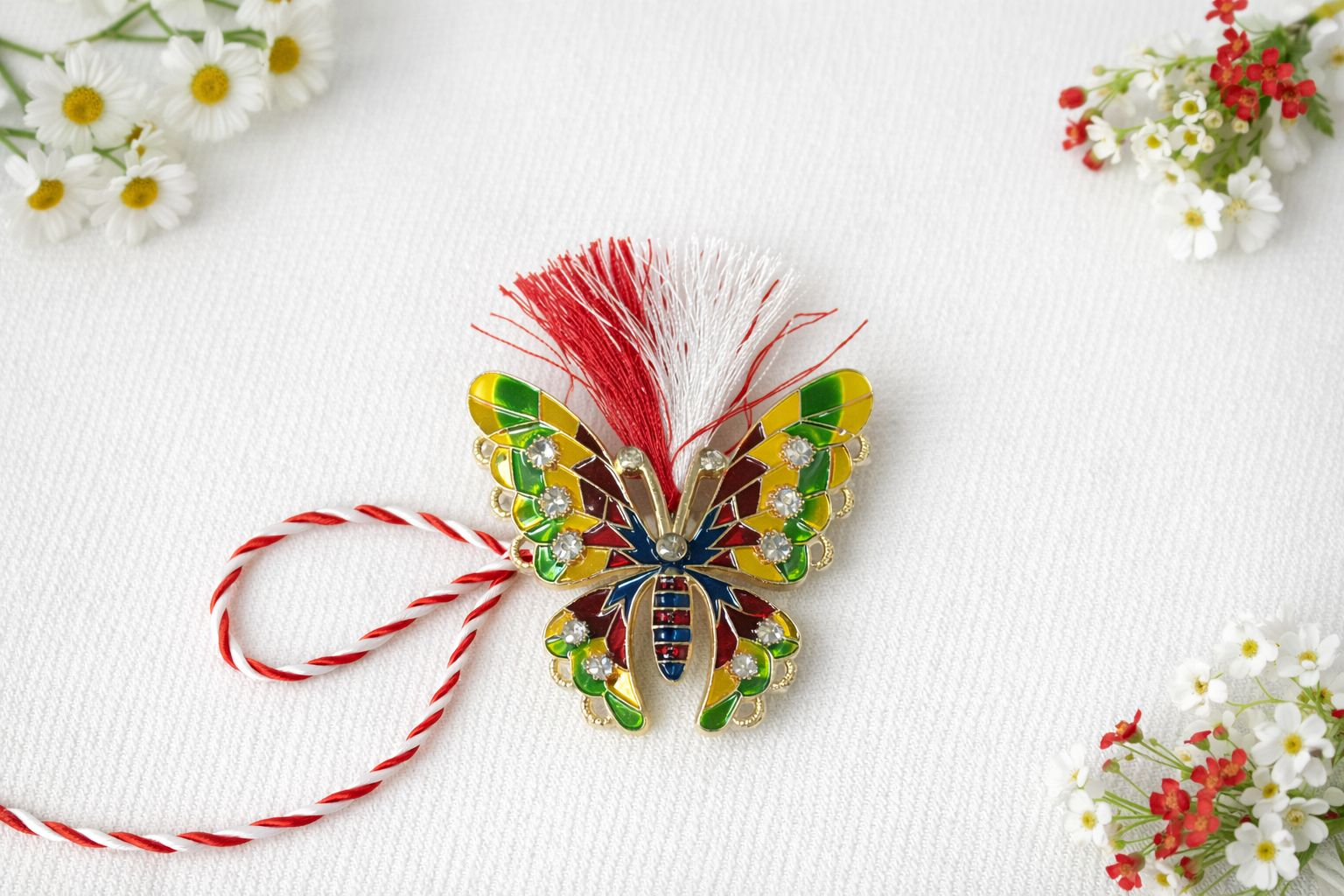 Brosa Martisor 5 cm, Fluture multicolor cu cristale, in cutie 9x9 cm cu fereastra, cadou 1 Martie [1]
