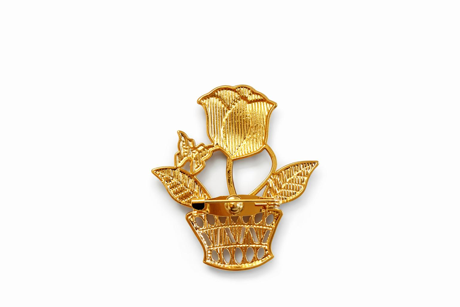 Brosa Martisor Buchet Trandafir Rosu Cos Auriu Fluture 4x4cm Elegant [2]