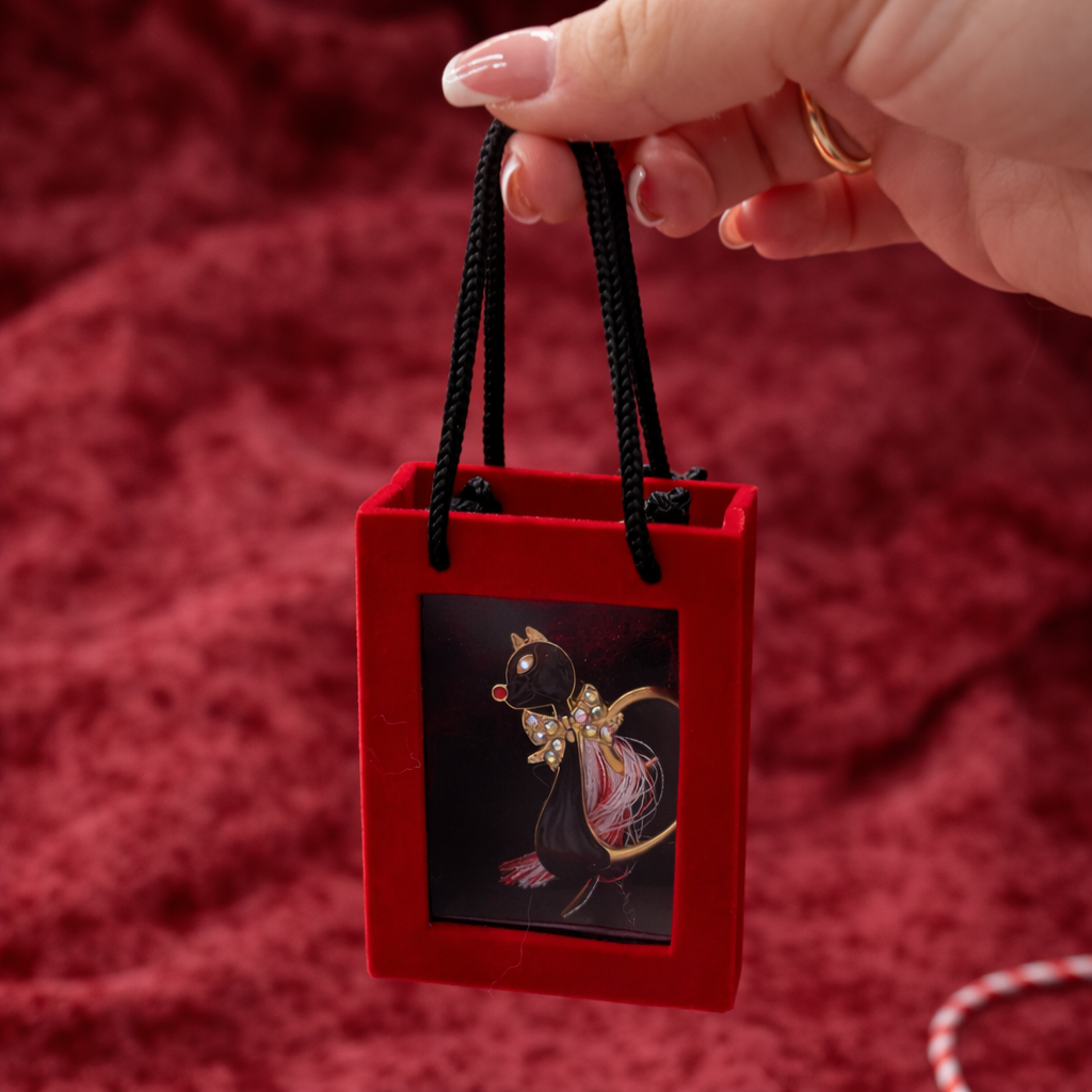 Brosa Martisor Pisica Neagra cu Strasuri in Cutie Eleganta [2]