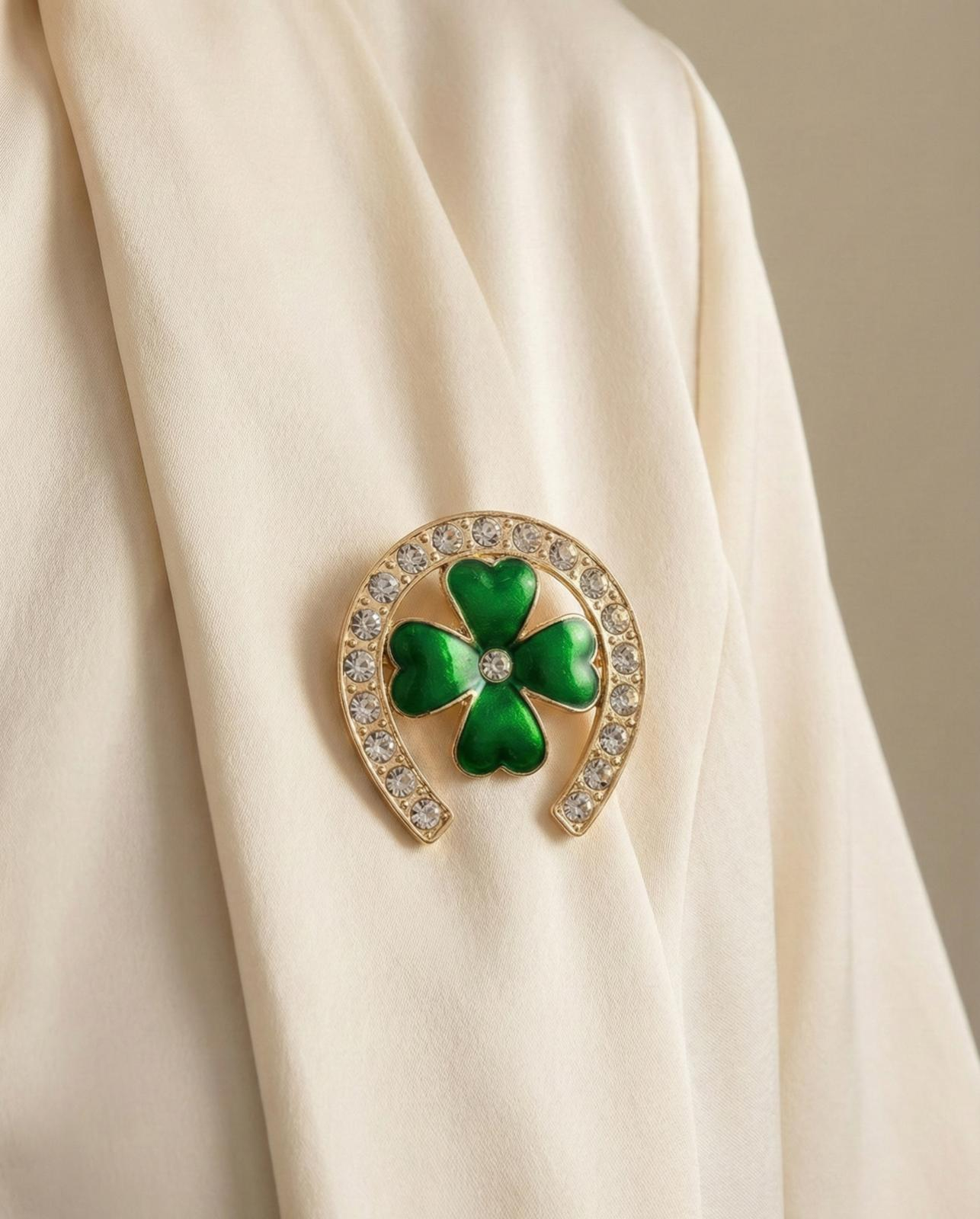 Set 24 martisor in cutiuta rosie 4x6 cm, 18g, model decorativ cu snur, cadou primavara [1]