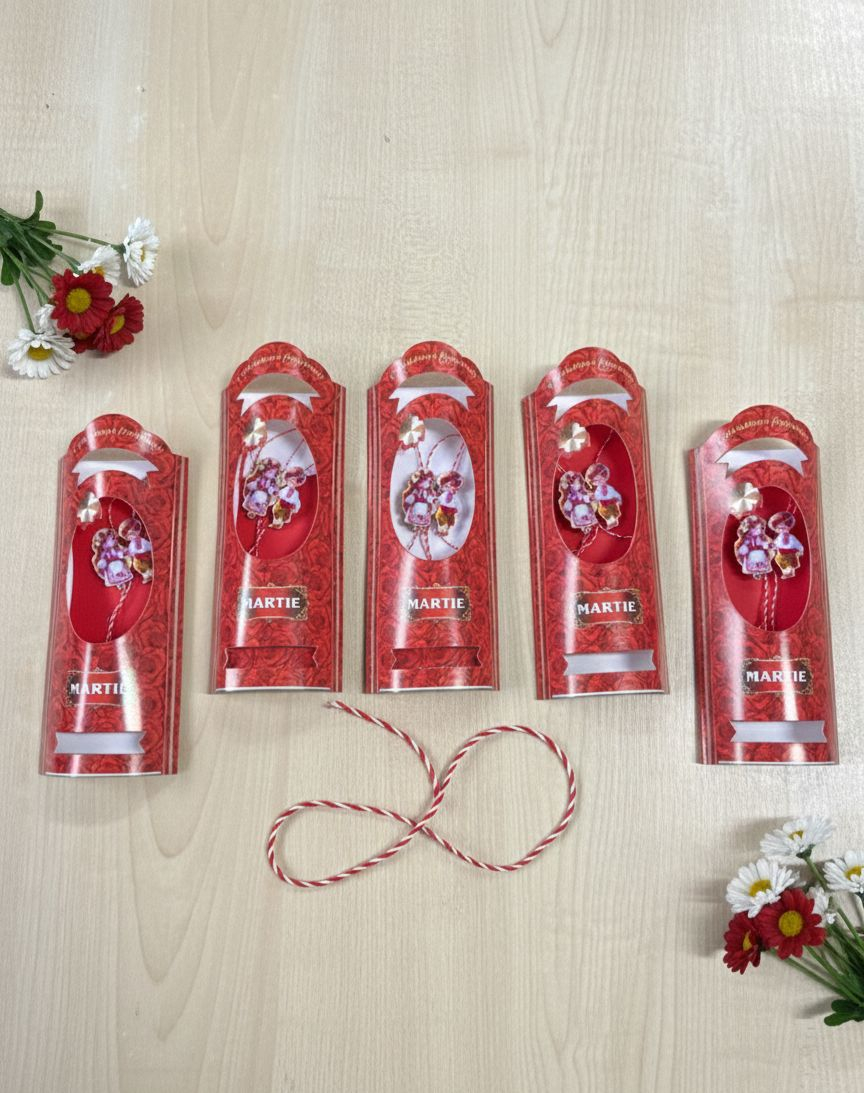 Set 10 Martisoare Elegante, diverse modele, Ambalaj rosu