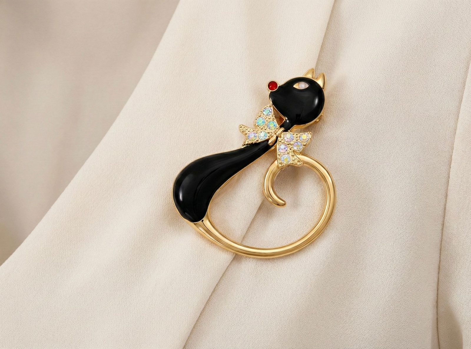 Set 12 brose Martisor, 5 cm, Pisica alb / negru, Cadou 1 Martie [2]