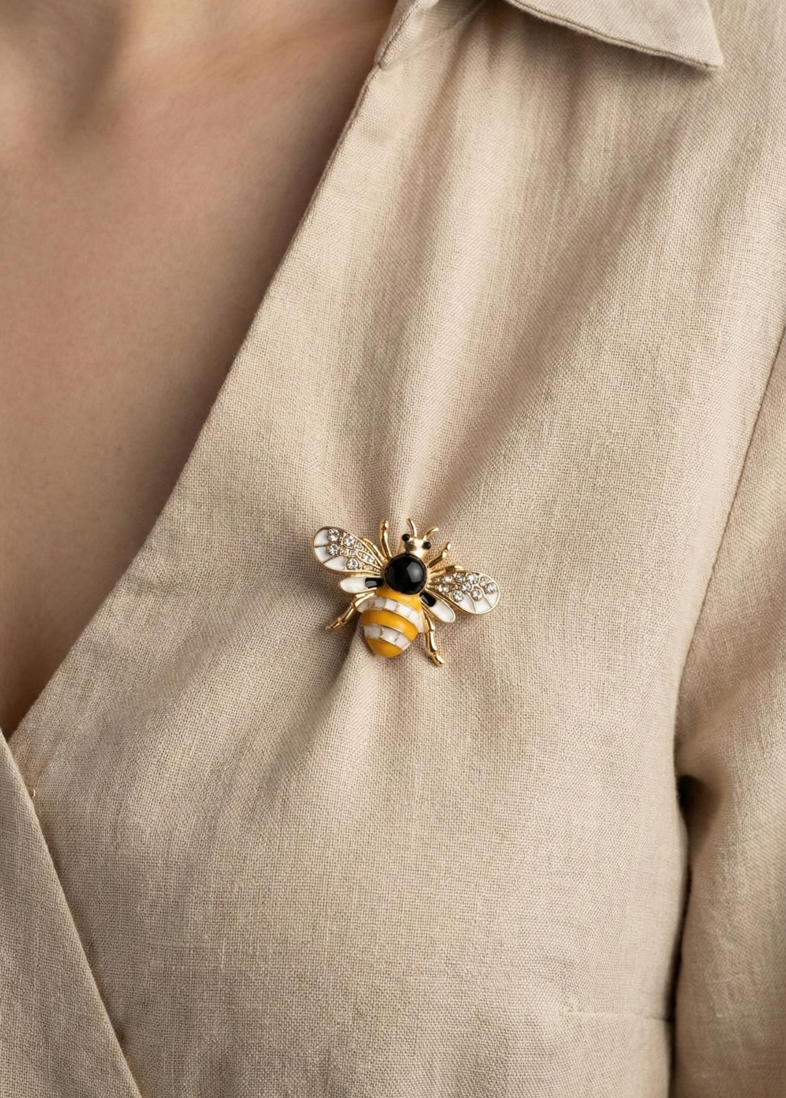 Set 12 brose Martisor pe carton prezentare, 17x10 cm, Cadou 1 Martie, Albina harnica [2]