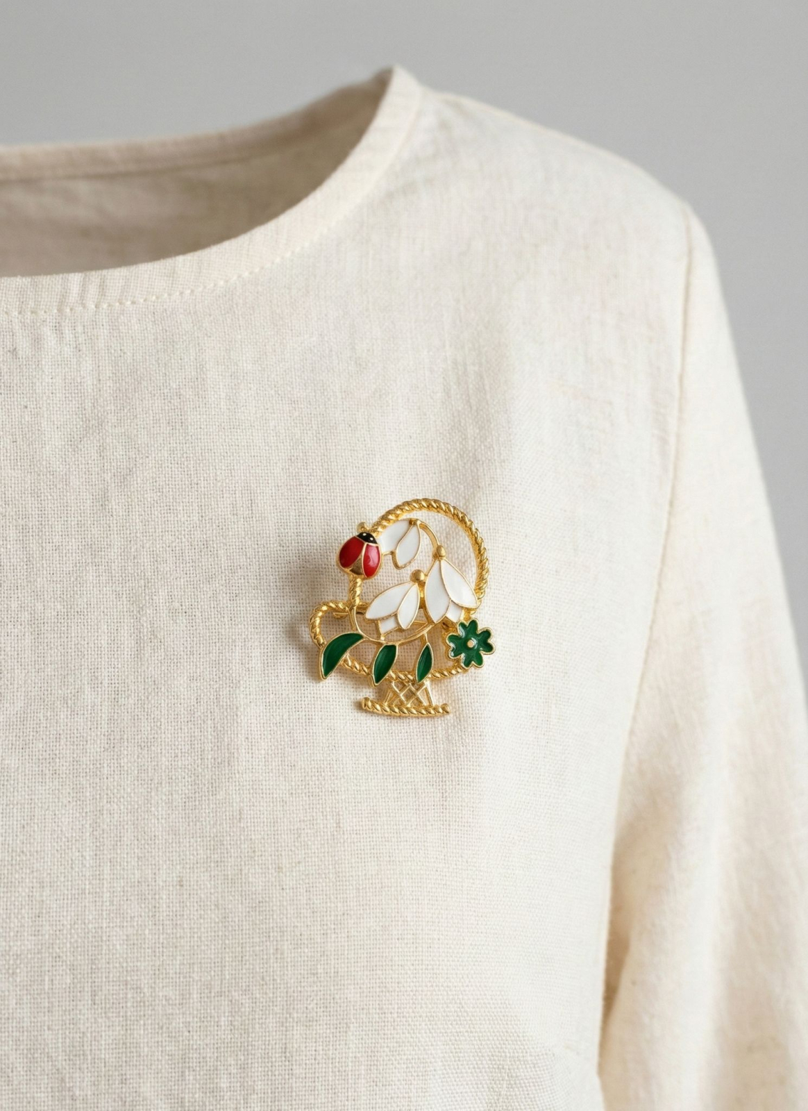 Set 12 brose Martisor pe carton prezentare, 17x10 cm, Cadou 1 Martie, Ghiocel cu buburuza [2]