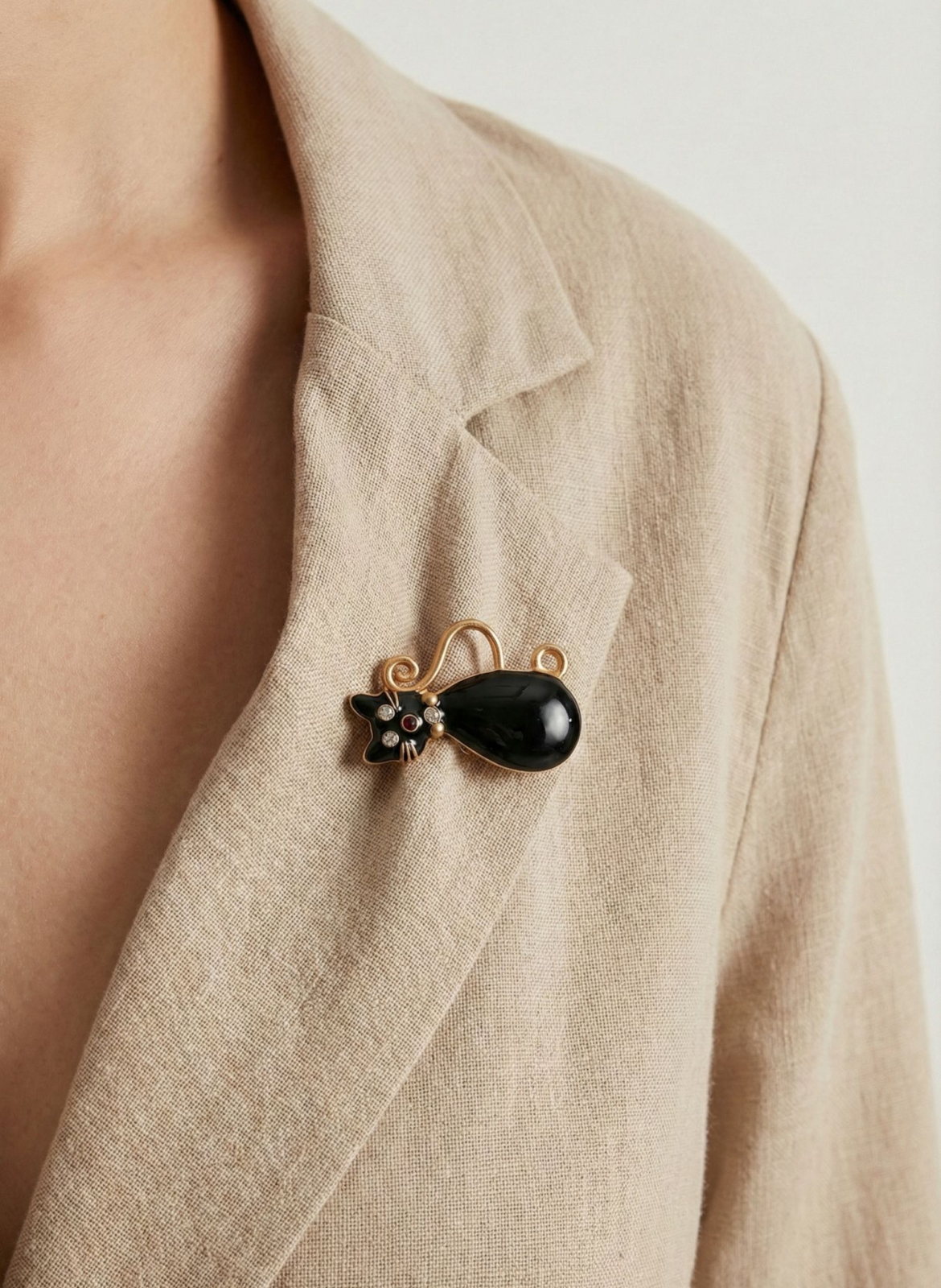 Set 12 brose Martisor pe carton prezentare, 17x10 cm, Cadou 1 Martie, Pisica alb / negru [2]