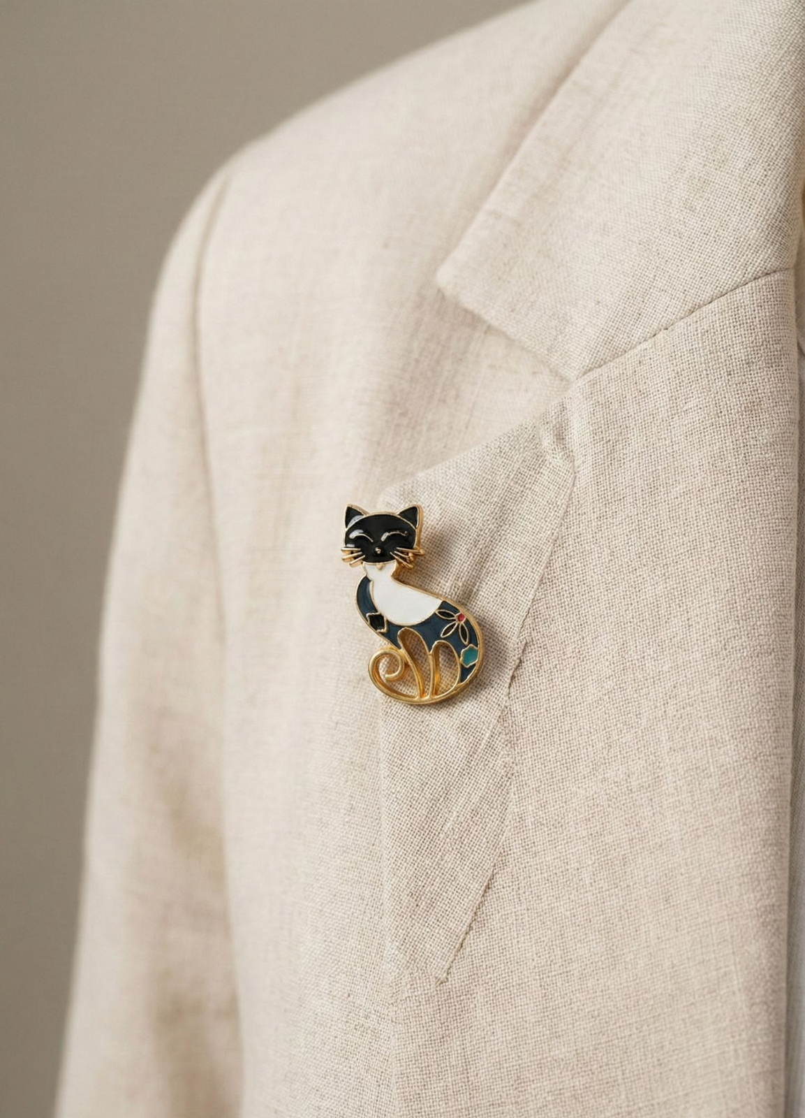 Set 12 brose Martisor pe carton prezentare, 17x10 cm, Cadou 1 Martie, Pisica eleganta [2]