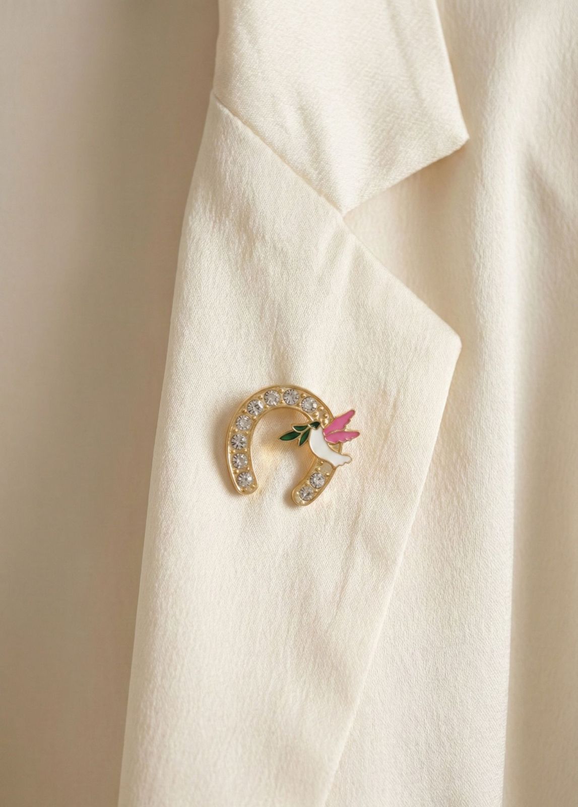 Set 12 brose Martisor pe carton prezentare, 17x10 cm, Cadou 1 Martie, Potcoava cu porumbel [2]