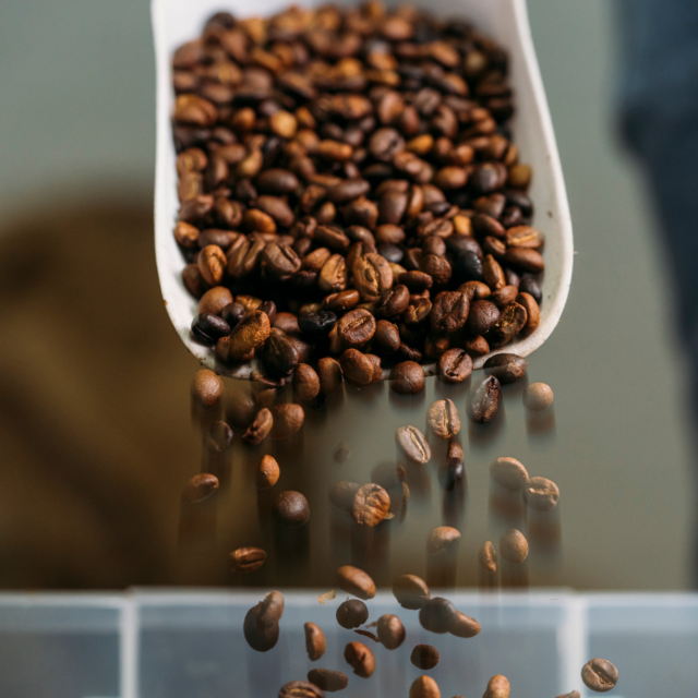 Cum să Alegi Cafeaua Potrivită pentru Gustul Tău