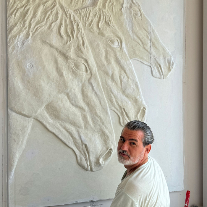 Modelaj in ipsos la comanda realizat manual cu trei cai [2]