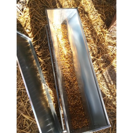 Hranitoare pasari curte cu rezervor 40 L [1]