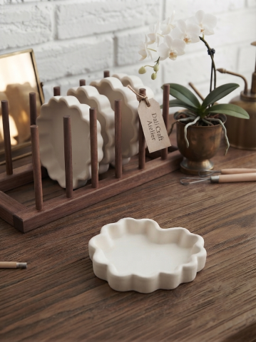 Ceramice decorative - Suport ceramic decorativ handmade - „Heart Blossom”