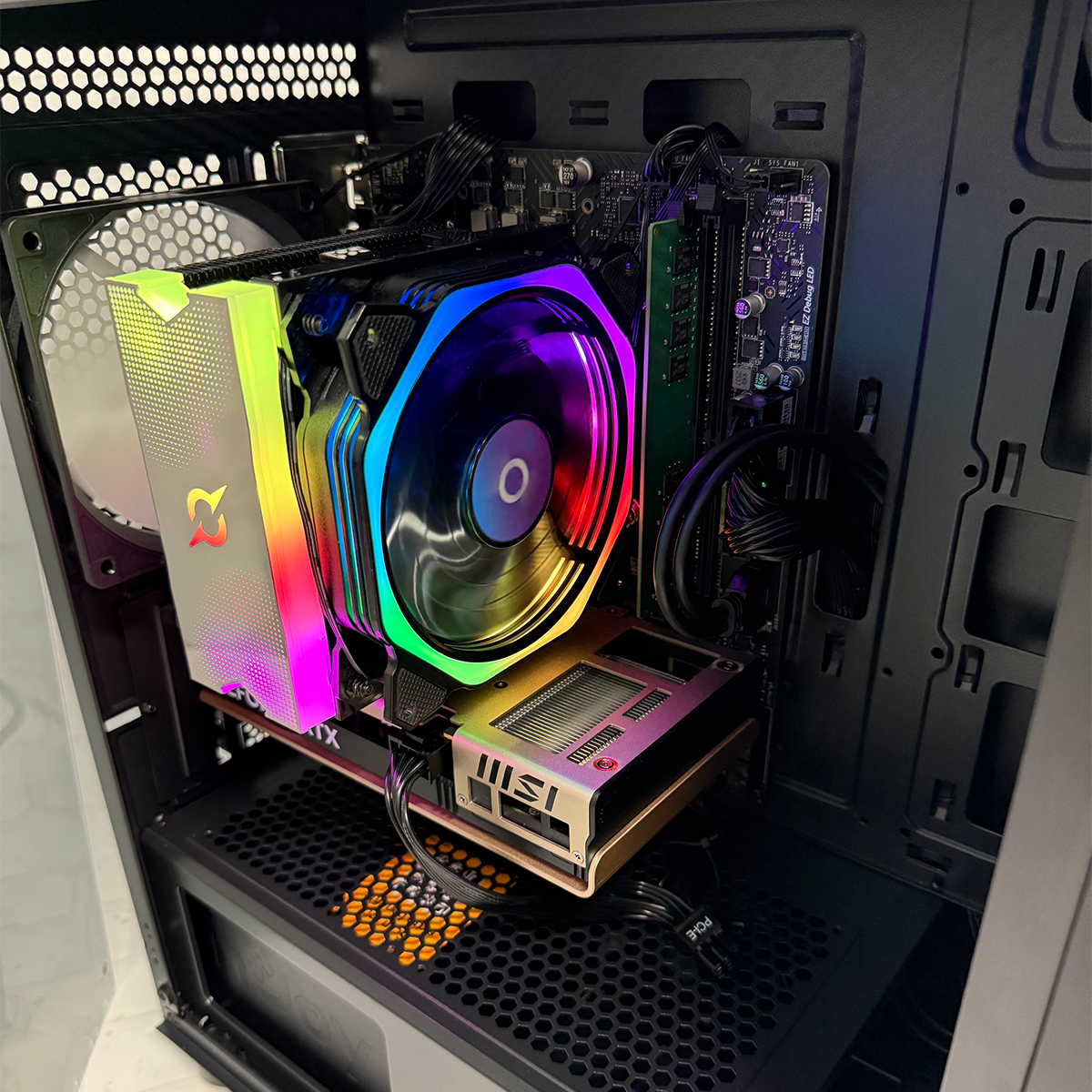 Unitate PC Gaming Intel Core i5-14500T up to 4.80Ghz, RTX 5060 8GB GDDR7, 16GB RAM, SSD NVMe 1TB, Windows 11 Pro [5]