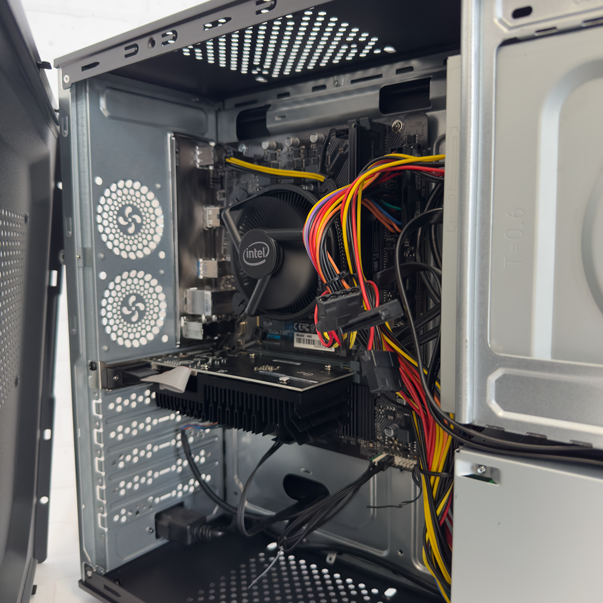 Unitate Calculator Office Intel Core I3-10105F 3.70 Ghz, 16GB DDR4, 256GB SSD M.2, Geforce GT 730 2GB, Unitate Optica DVD-RW [3]