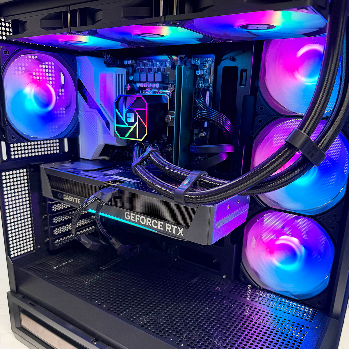Unitate PC Gaming Performer Intel Ultra 5 245K 4.20 Ghz, 32 GB Ram DDR5, Nvidia RTX 5070 12GB GDDR7, 1 TB SSD, RGB, Windows 11 Pro [4]