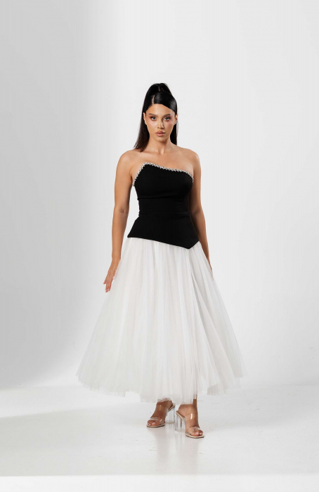 Compleu elegant ,cu bustiera asimetrica si fusta din tull [3]