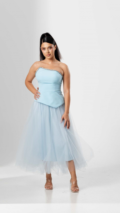 Compleu elegant ,cu bustiera asimetrica si fusta din tull [2]