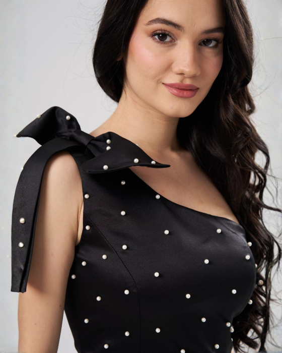 Rochie scurta ANDREEA neagra,eleganta ,pe un umar ,cu aplicatii tip perle si funda decorativa [5]