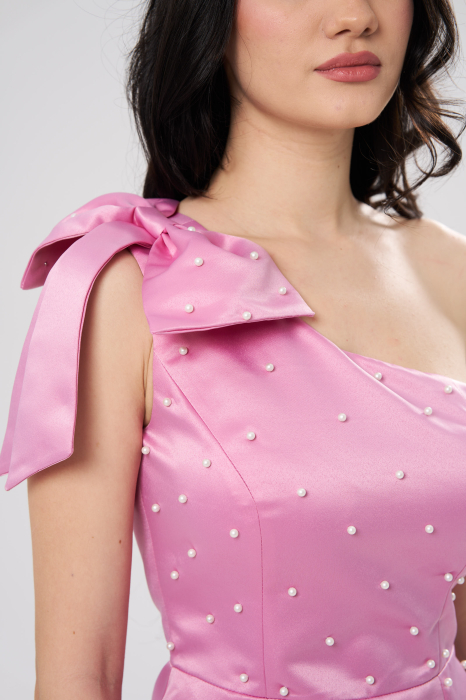 Rochie scurta ANDREEA roz,eleganta ,pe un umar ,cu aplicatii tip perle si funda decorativa [5]