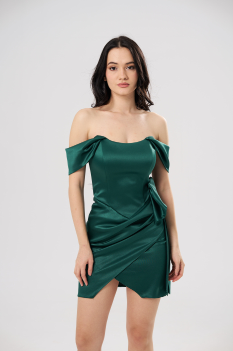 Rochie scurtă elegantă AMIRA cu bust tip corset, umeri căzuți și fusta drapata, verde [5]