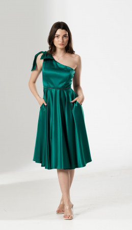 ROCHII MIDI - Rochie midi, AMARA, pe un umăr, cu funda , croială cloș si talie accesorizata