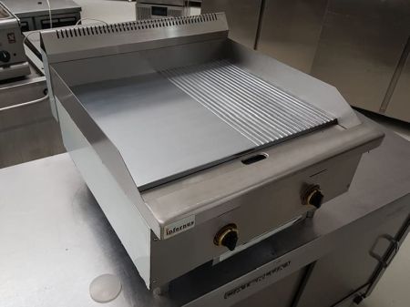 Grill Gaz cu 2/ 3/ 4 Arzatoare [2]