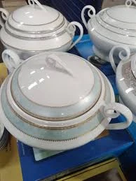 Articole Bucatarie - SUPIERA 2.5L DIN PORTELAN CU CAPAC