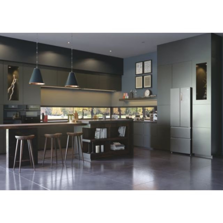 French Door, Clasa energetica: E (0.82Kwh/zi)   -   Volum net (litri): frigider: 446 (frigider: 306 / congelator: 140)Motor: Inverter. Clasa zgomot C - 37dB(A). Total NO FROST (AIR SURROUND)Iluminare [1]