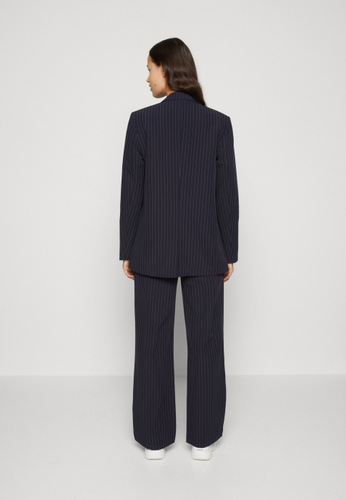 Blazer cu dungi [3]
