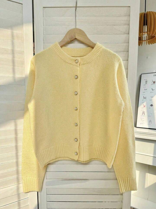Cardigan tricotat versatil și simplu [1]