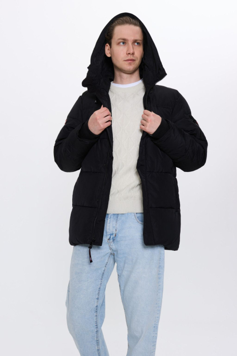 Jacketa neagra cu gluga [2]