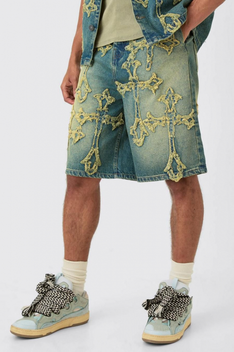 Pantaloni scurti din denim cu aplicatii cruce [1]